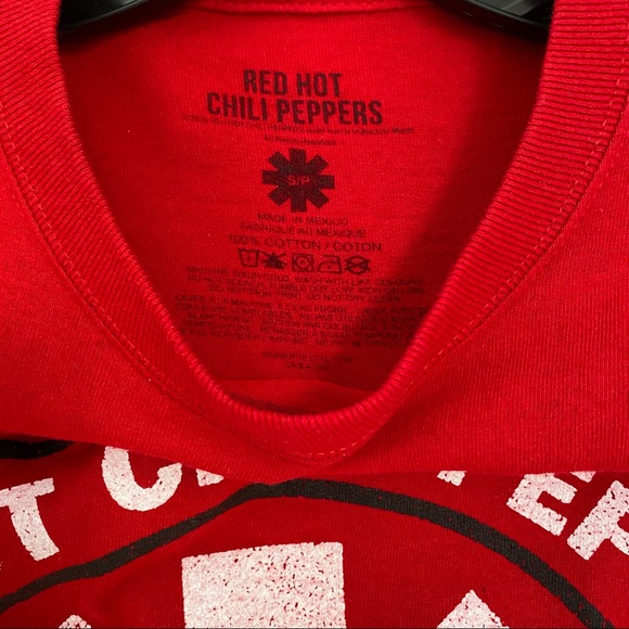 RED HOT CHILI PEPPERS T-SHIRT - Picture 3 of 5